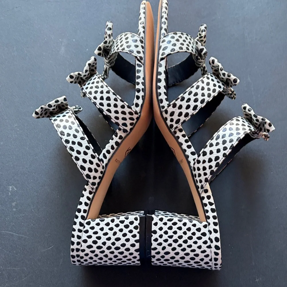 Katy Perry Collections Black and White Bow Sandals Size 9/9.5 (estimated) - Picture 5 of 6